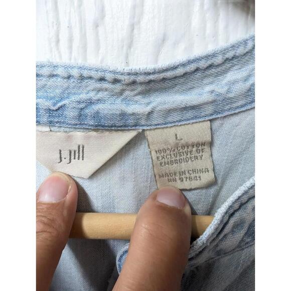 J Jill 100% Cotton Denim Embroidered Chambray Top Shirt Women's Size Large - Picture 4 of 5